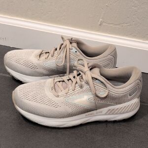 Brooks Women's Sneakers - Ariel GTS 23, Light Gray/Sand Color, US Women Size 9